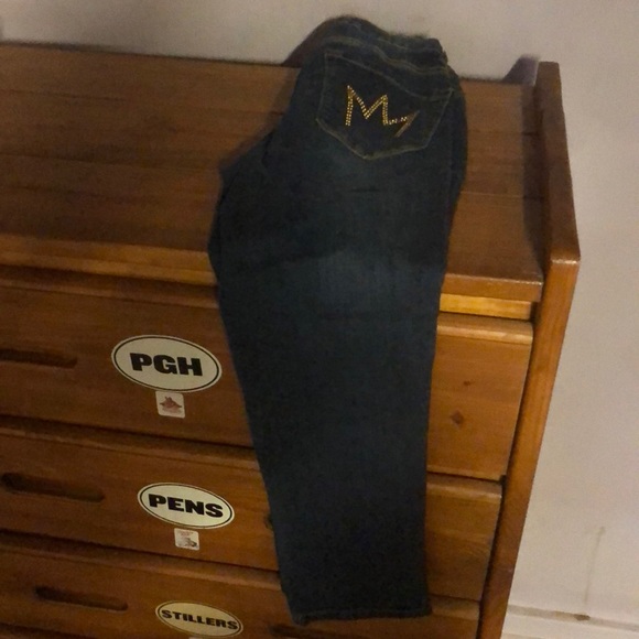 Jean capris - Picture 2 of 2